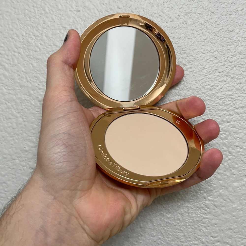 Charlotte Tilbury airbrush flawless finish powder